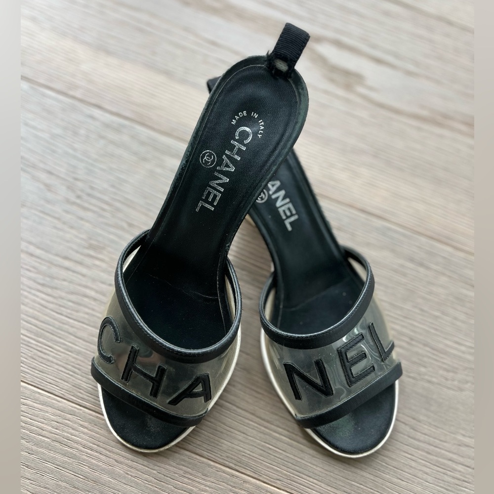 2019 Chanel Interlocking CC Logo Slides - Picture 8 of 15